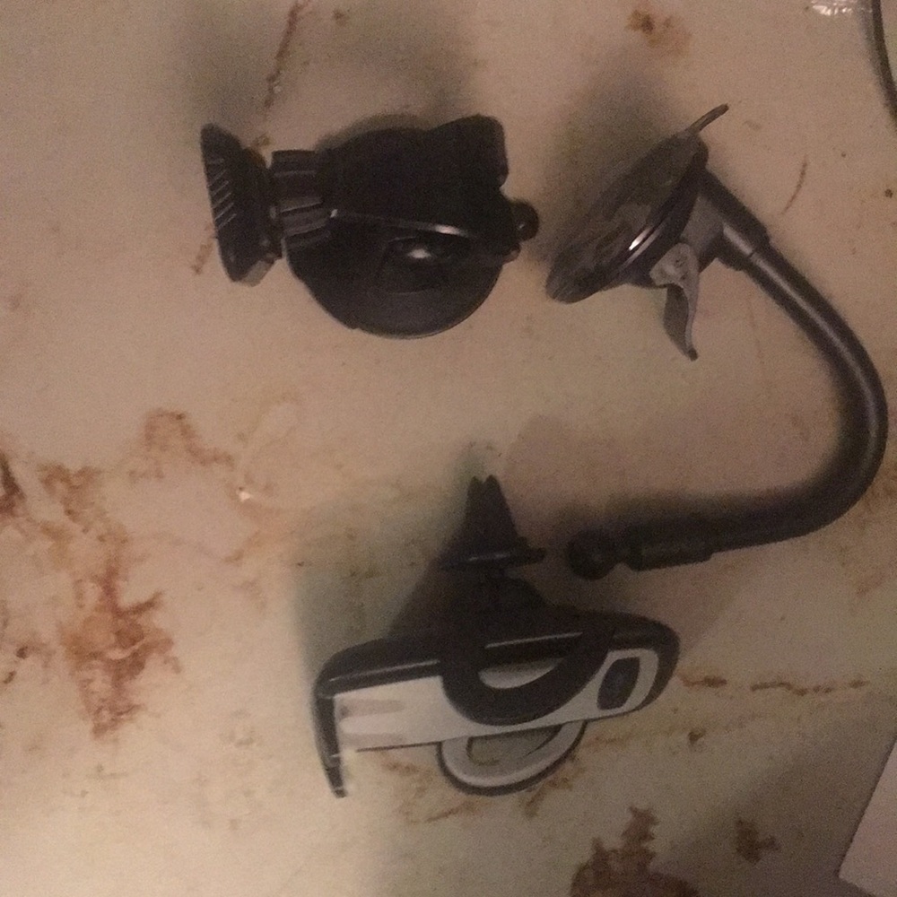 Cellphone car mounts